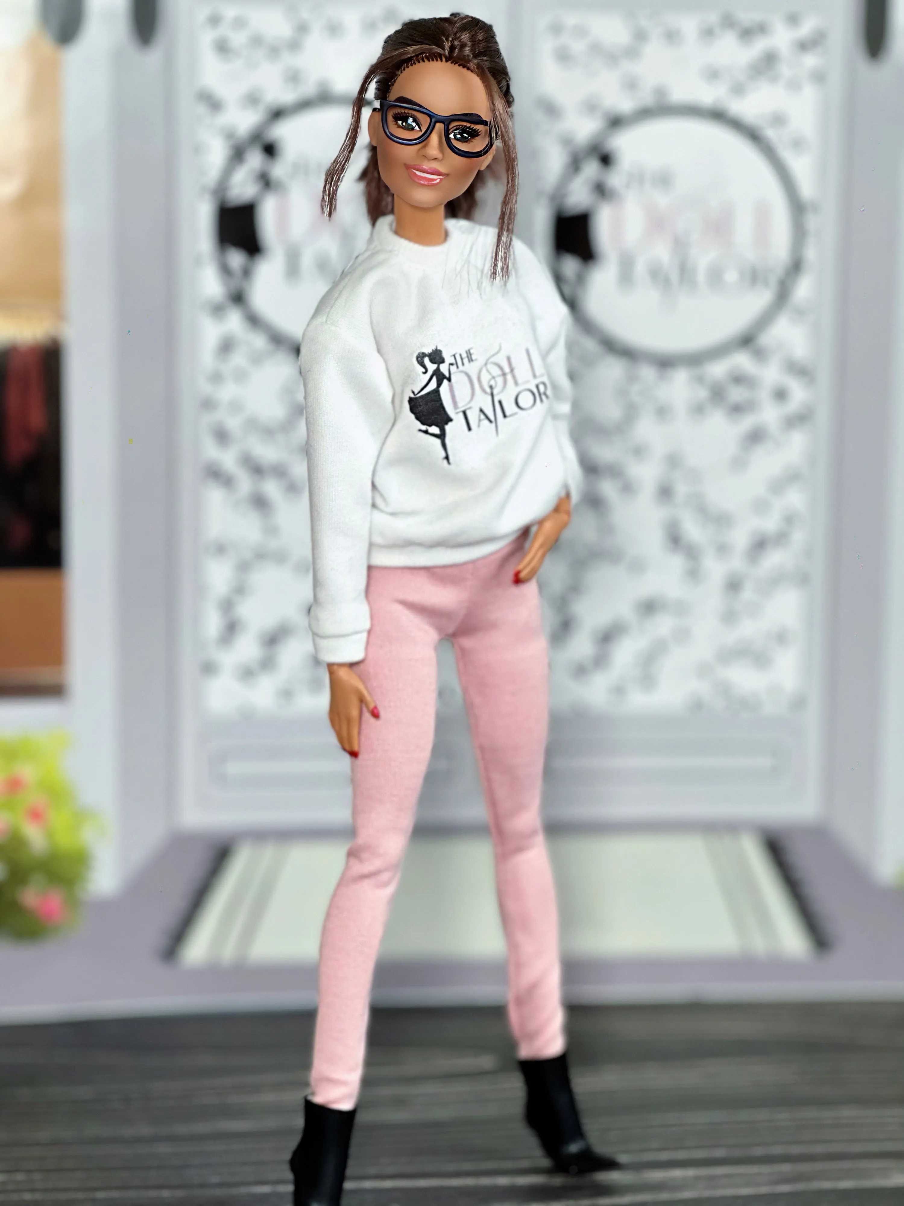 White sweatshirt for Barbie dolls sweater